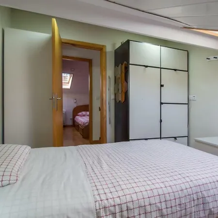 Bairro Alegre, Casa Do Apartamento *